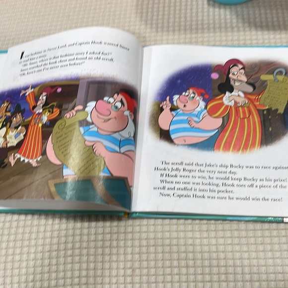 Jake the pirate books and wagon - Picture 5 of 6